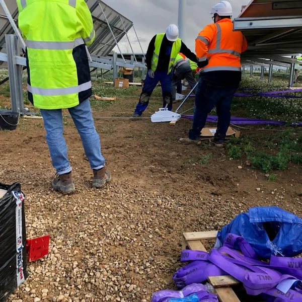 Levage de panneaux solaires